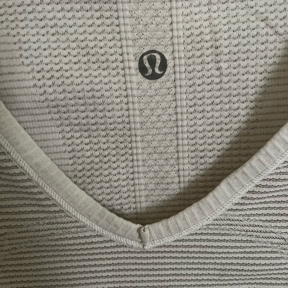 Athletic top - Picture 3 of 3